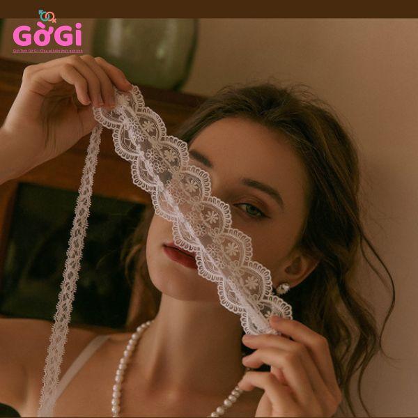 Bịch mắt ren sang trọng 2 màu đen trắng